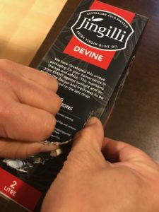 ジンギリオリーブオイル　蛇口取り出し口