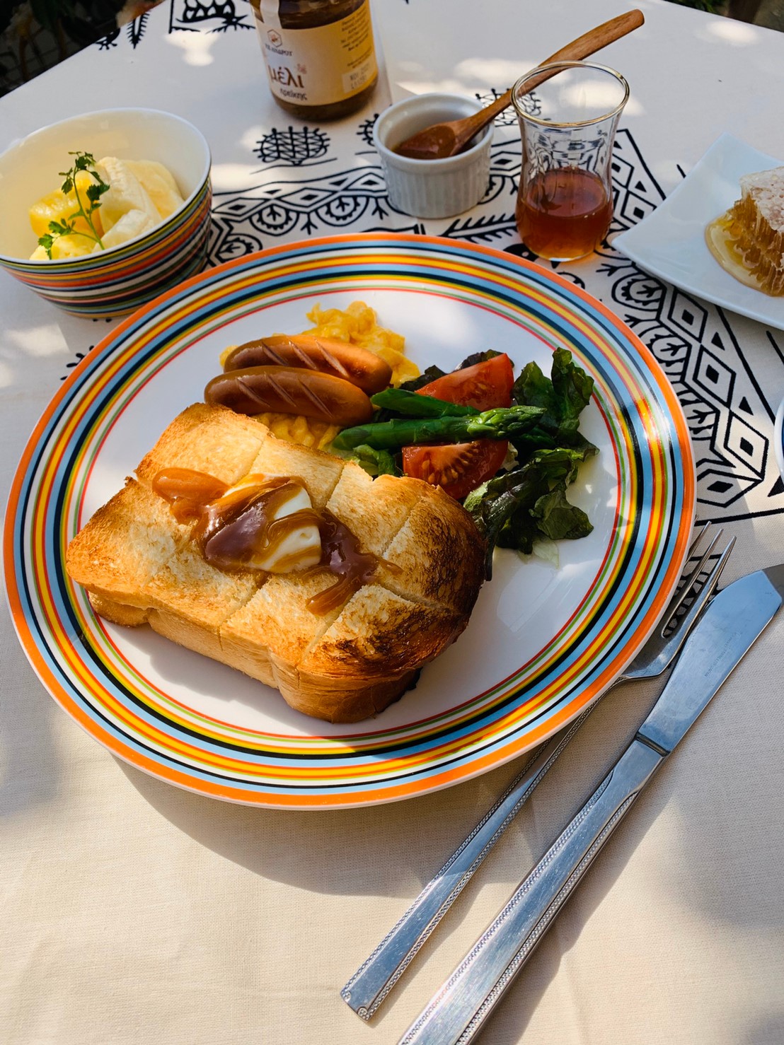 エリカハニーでリッチな朝食